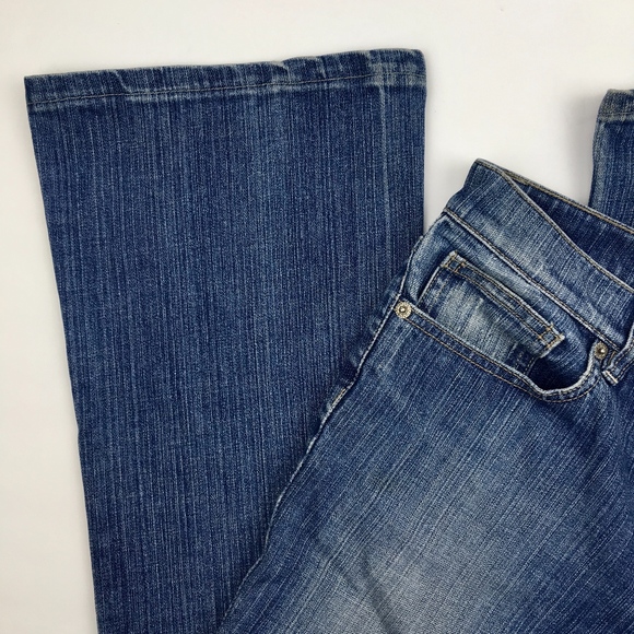 ELIE TAHARI Medium Wash Flare Jeans Size 8 - Picture 2 of 8